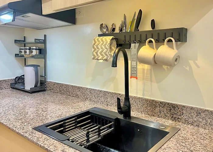 1 Bedroom Unit Near Sm Sucat And Naia Terminal *